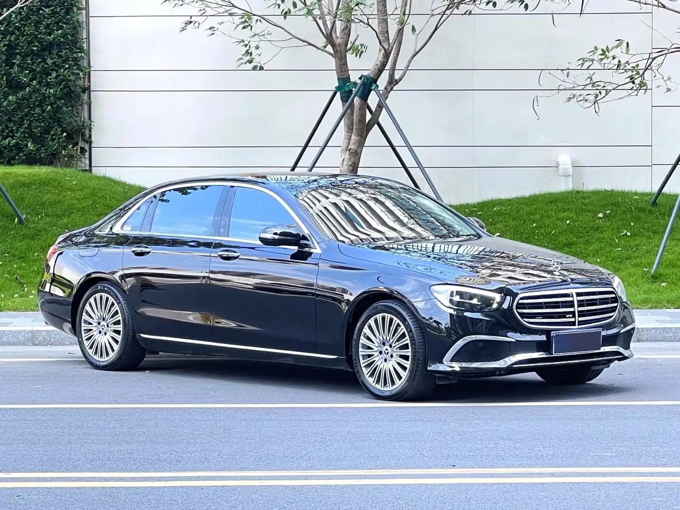 Mercedes-Benz E-Class 2021 E 300 L Luxury фото 3