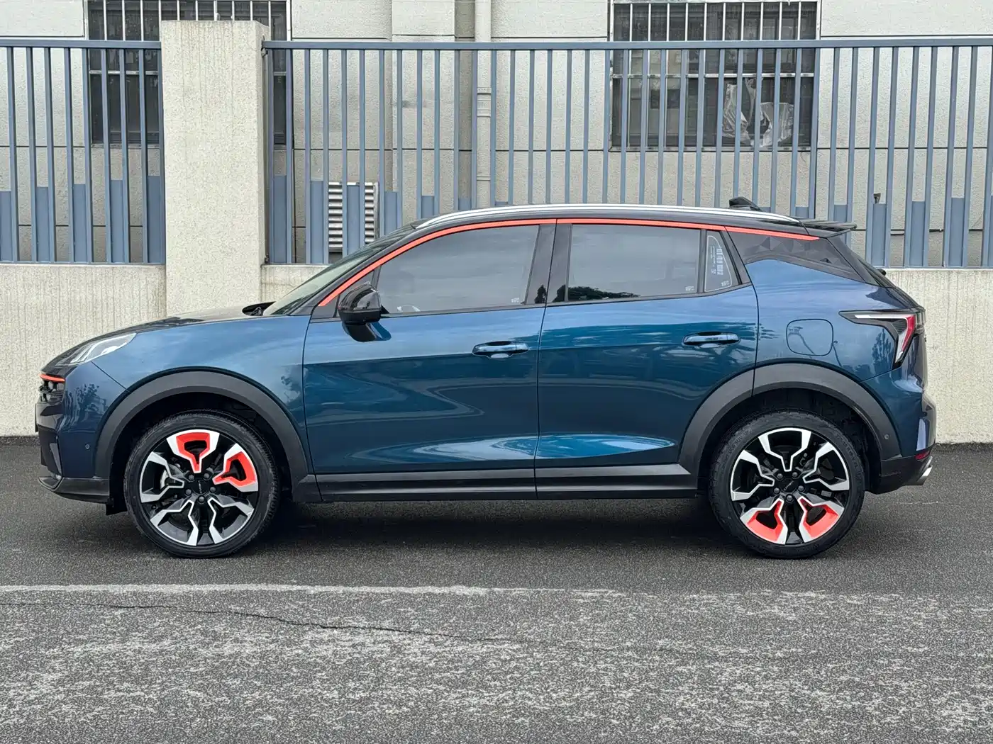 Lynk & Co 06 2020 1.5T Halo фото 7
