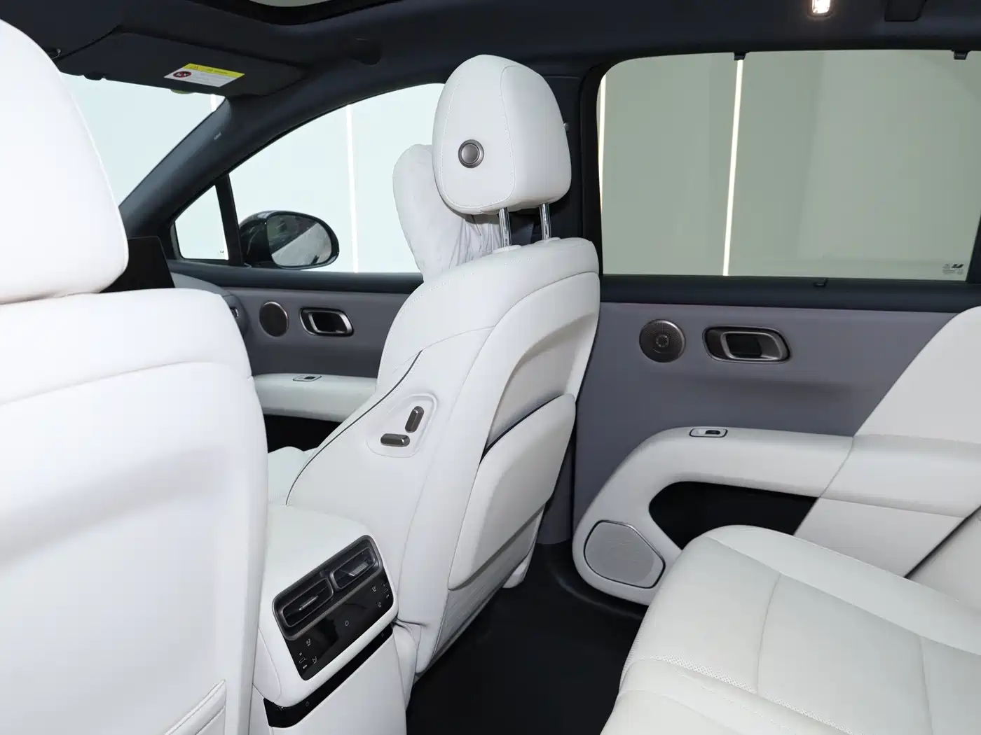 Фото 29 - Li Auto i6