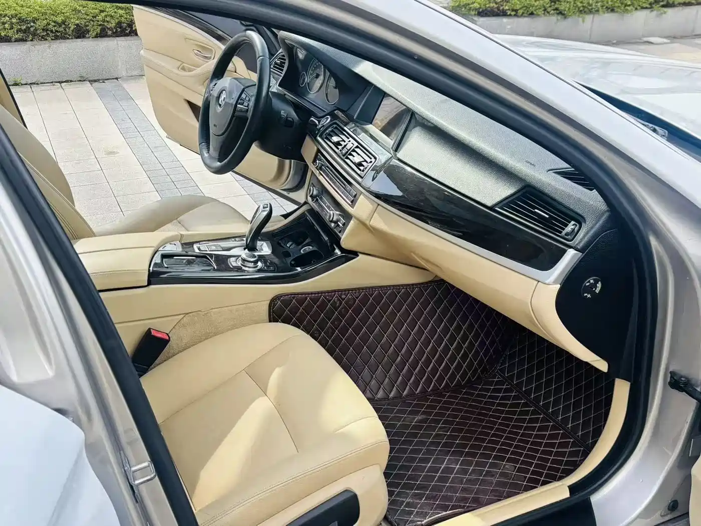 BMW 5 Series 2014 525Li Luxury Design Package фото 24