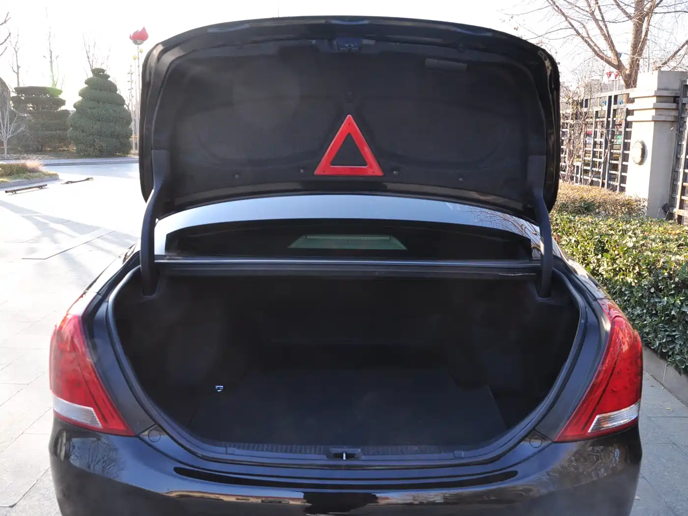 Toyota Crown 2011 2.5L Royal Leather Sunroof Special Edition фото 7