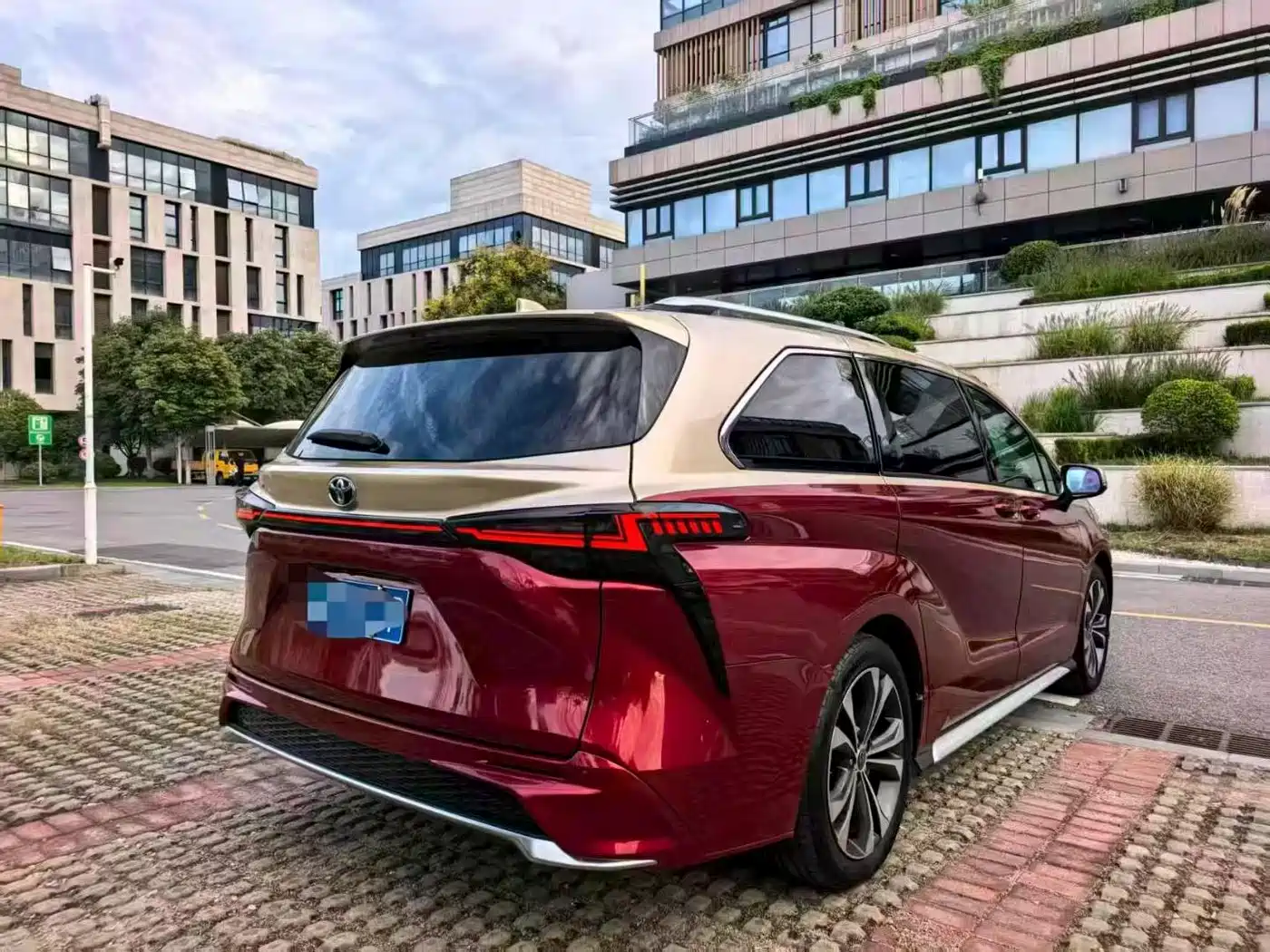 Toyota Granvia 2026 2026 Model 2.5L Hybrid Grandeur ULTRA Trim