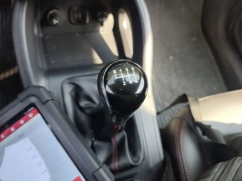 Changan CS75 2014 2014 2.0L Manual Luxury (China IV)
