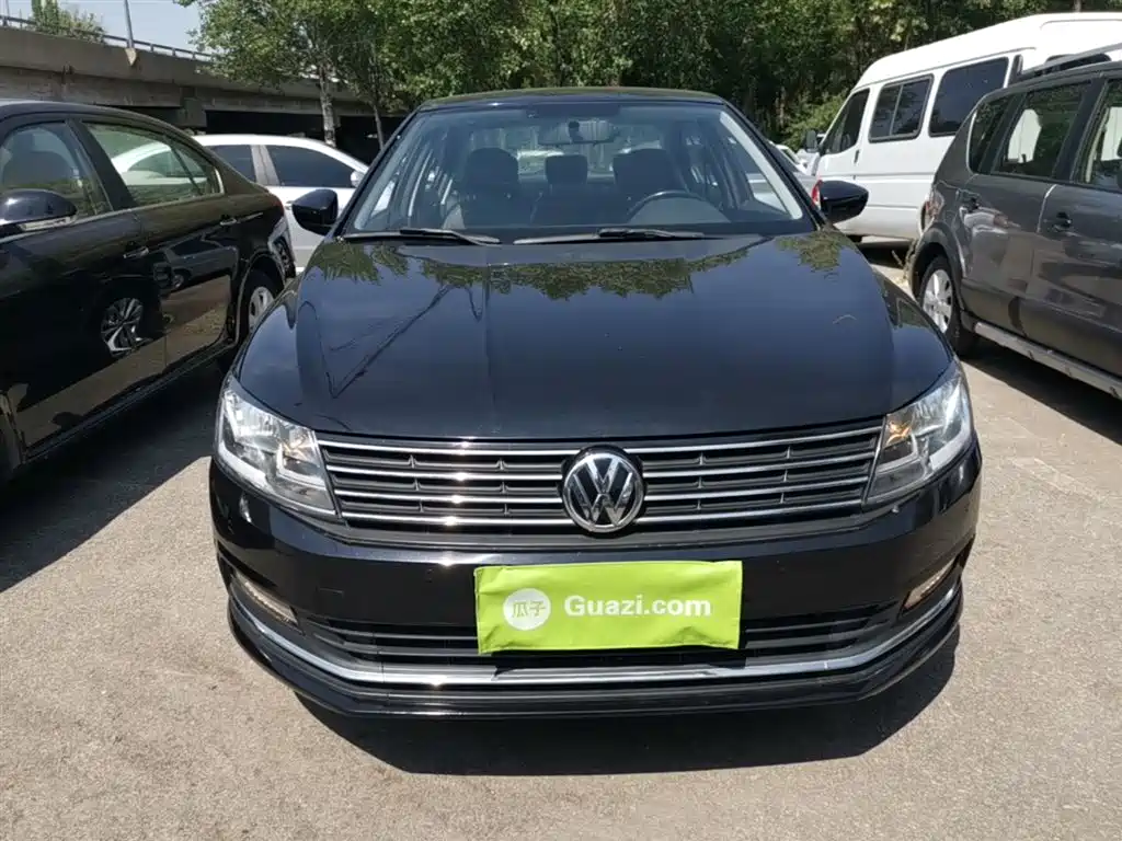 Volkswagen Lavida 2015 1.6L Manual Comfort Edition фото 3