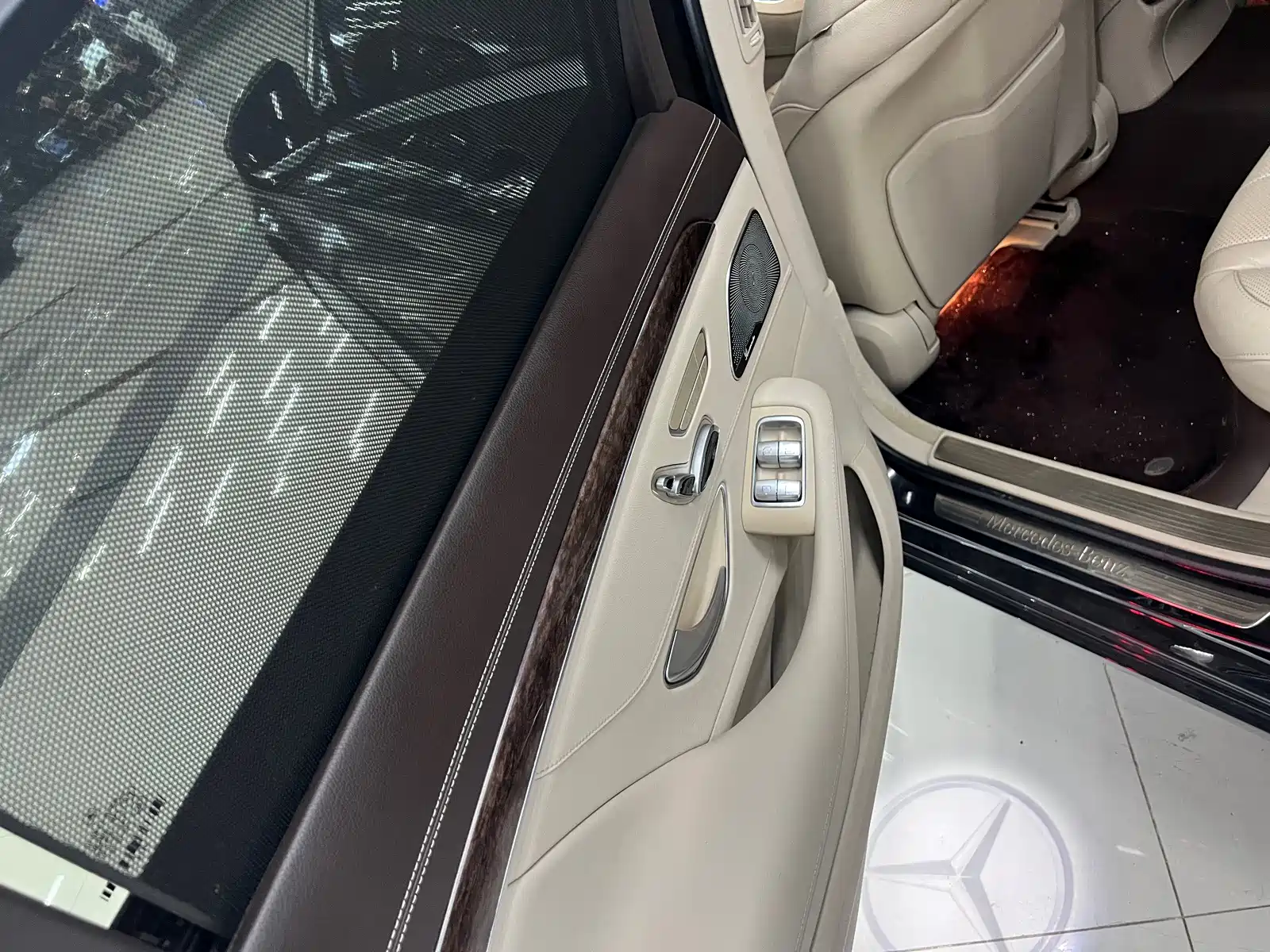 Photo 6 - Mercedes-Benz S-Class