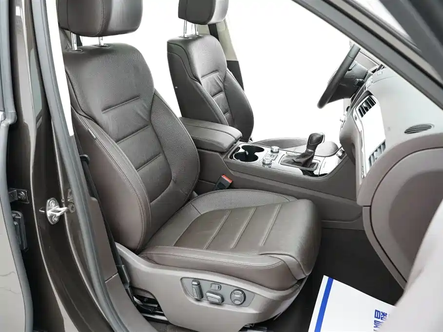 Volkswagen Touareg 2017 3.0TSI Explorer Edition фото 16