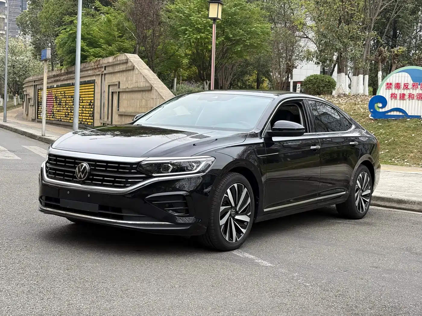 Volkswagen Passat 2024 380TSI Luxury