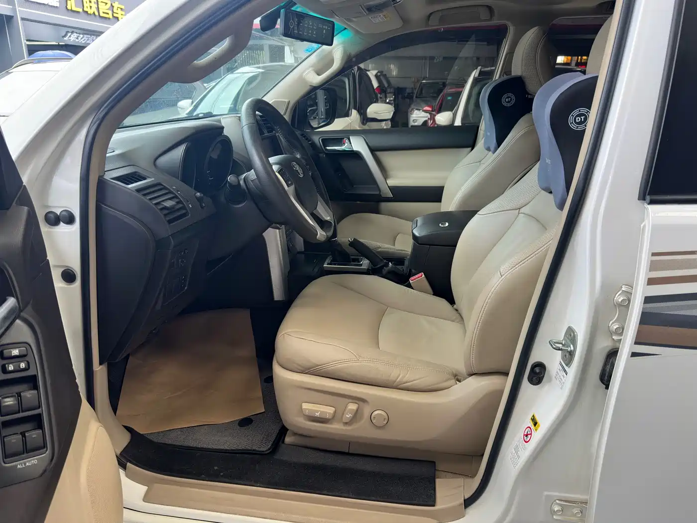Toyota Prado 2010 4.0L Automatic TX-L NAVI фото 16