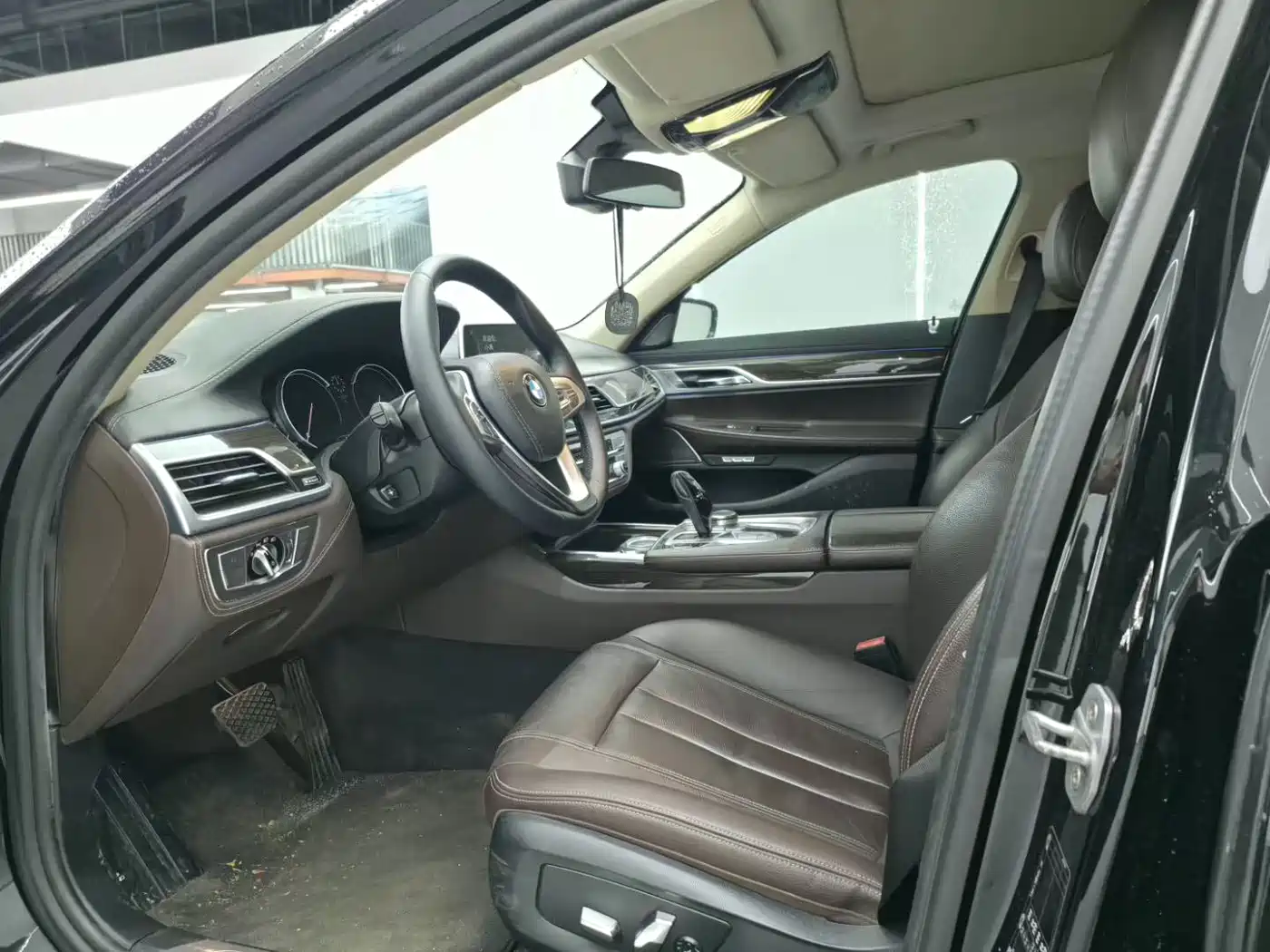 BMW 7 Series 2016 730Li Leading фото 4