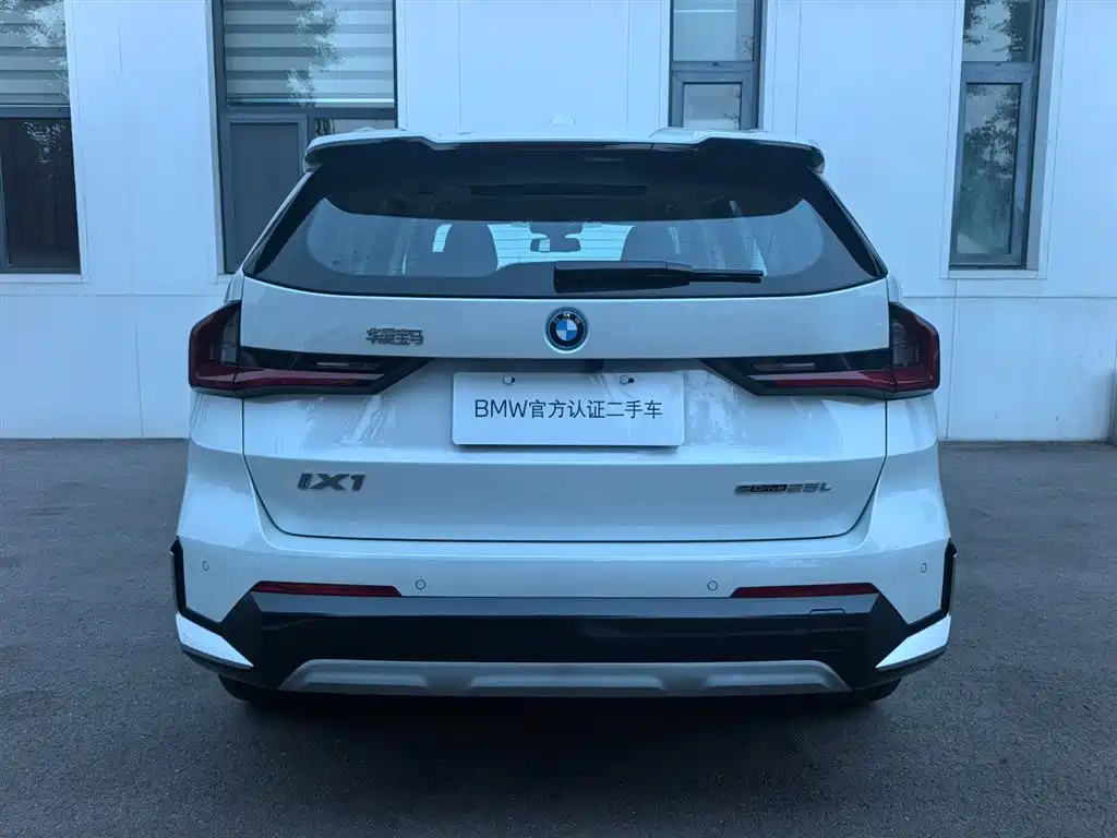 BMW iX1 2025 2025 eDrive25L X Design Package