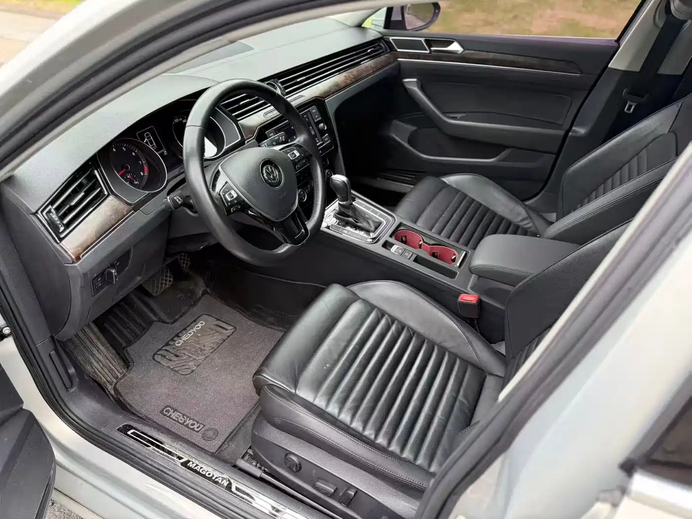 Volkswagen Magotan 2018 Facelift 330TSI DSG Luxury фото 6