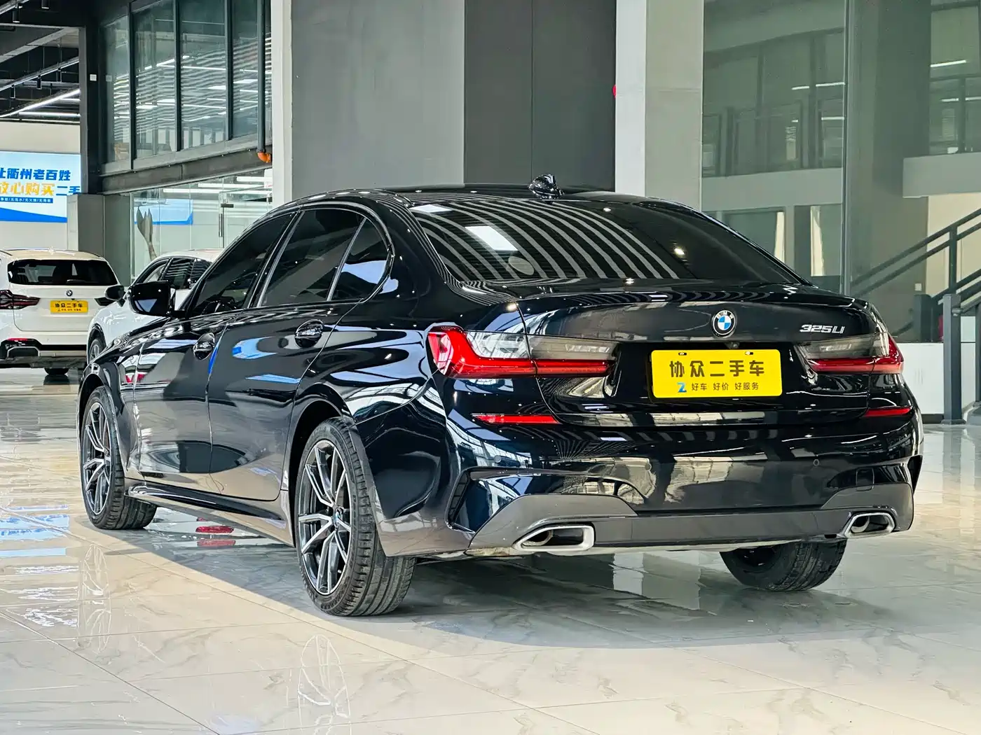 BMW 3 Series 2022 325Li M Sport Package фото 3