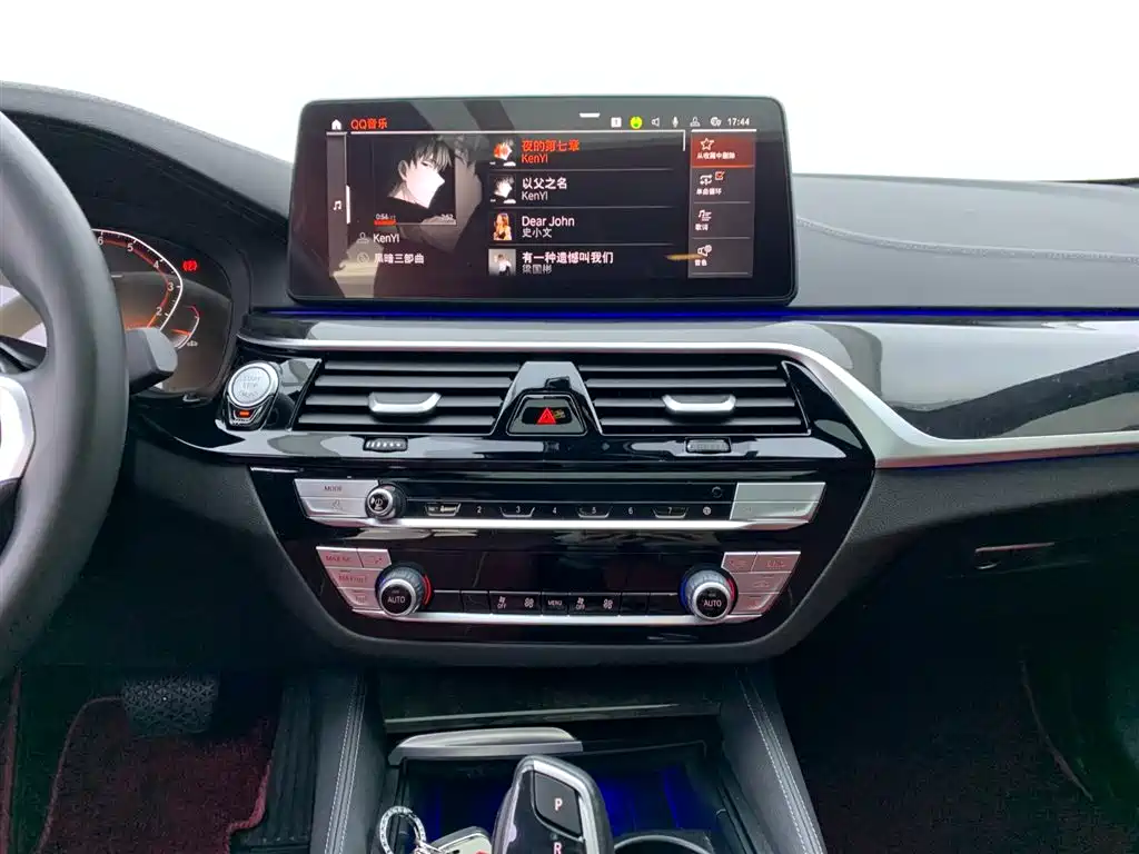 BMW 5 Series 2022 Model Second Facelift 525Li M Sport Package фото 21
