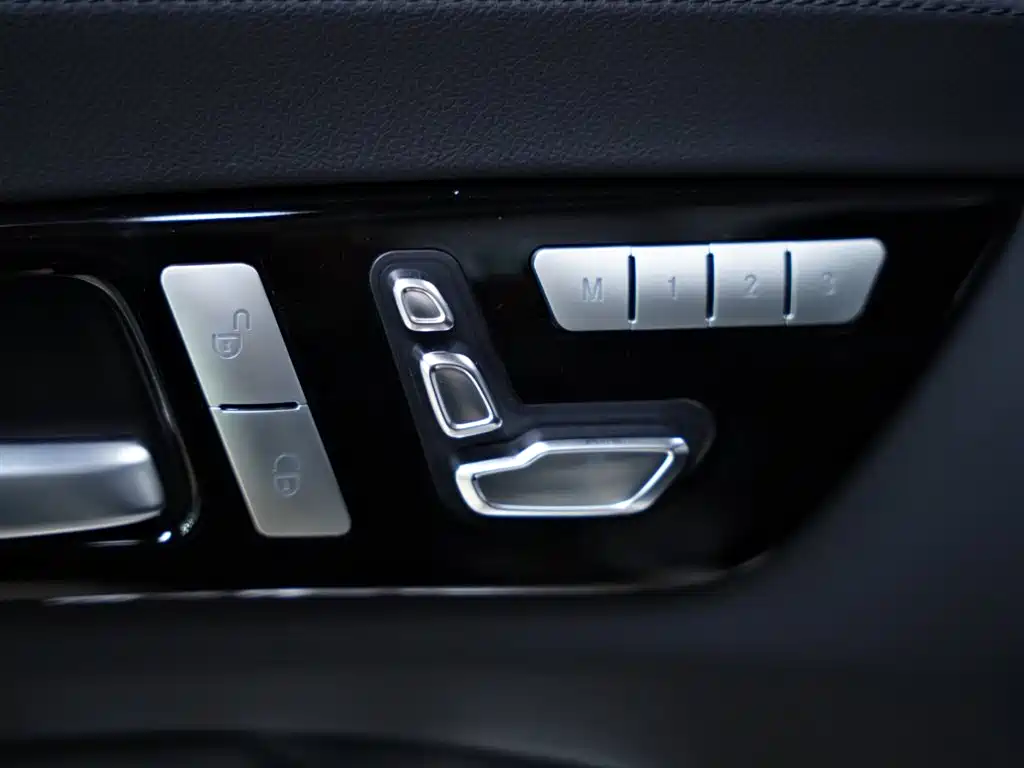 Mercedes-Benz CLS AMG 2015 AMG CLS 63 4MATIC фото 29