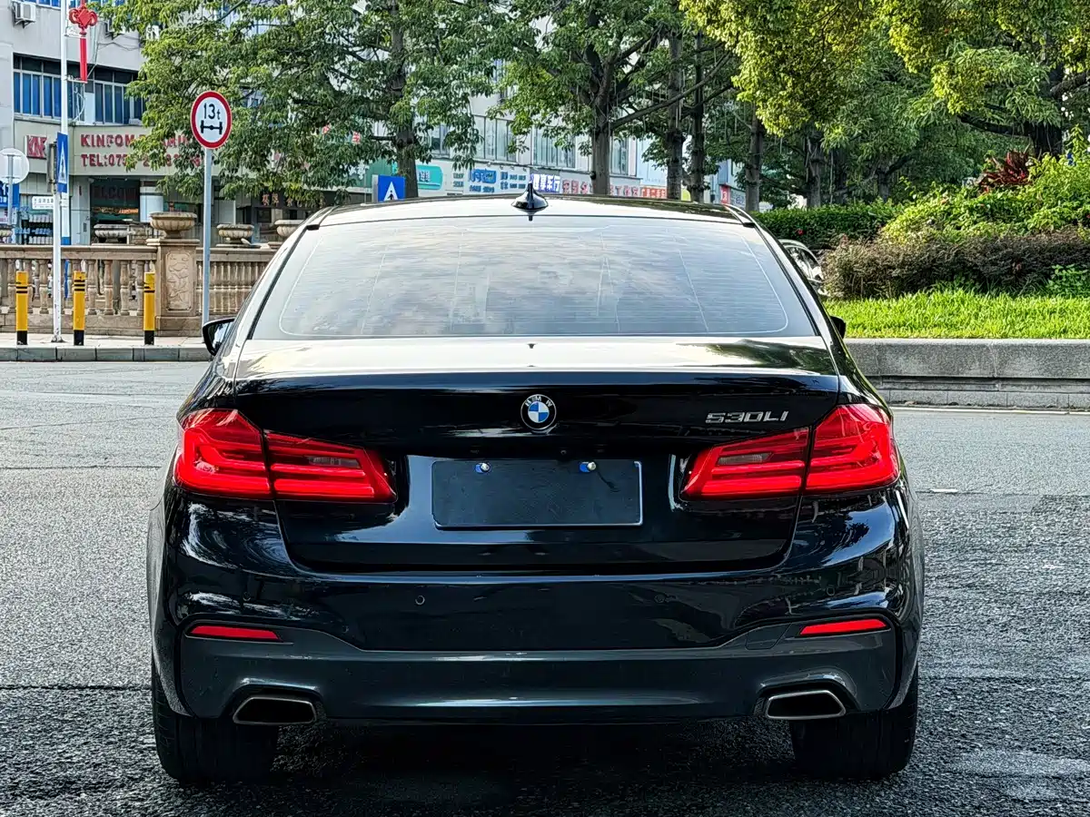 Фото 6 - BMW 5 Series