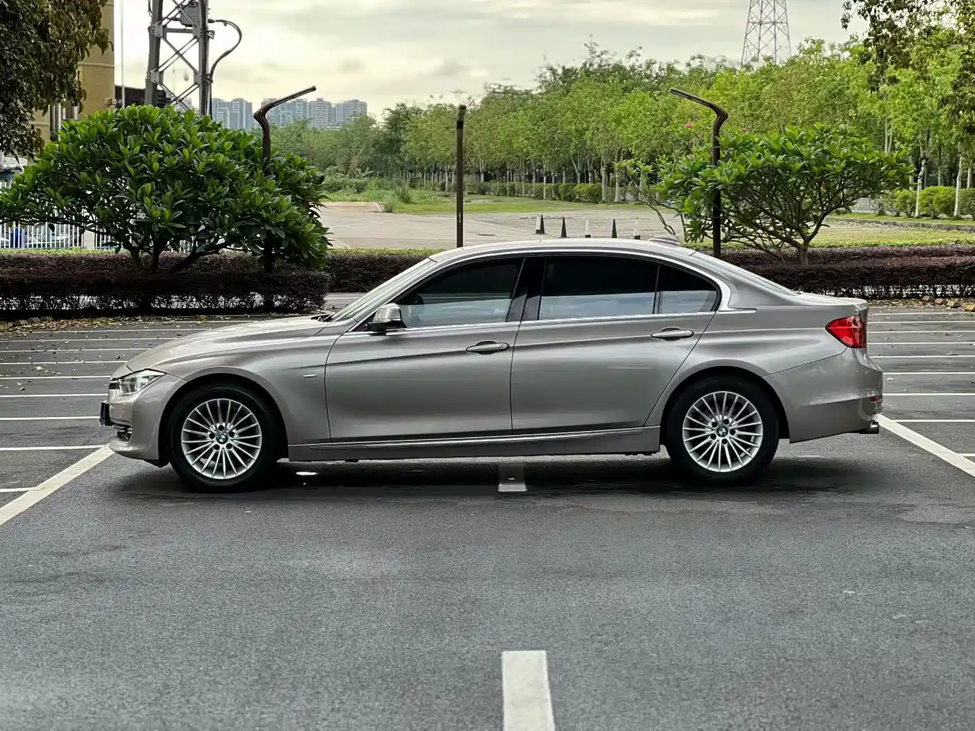 BMW 3 Series 2013 320Li Style Design Package фото 5