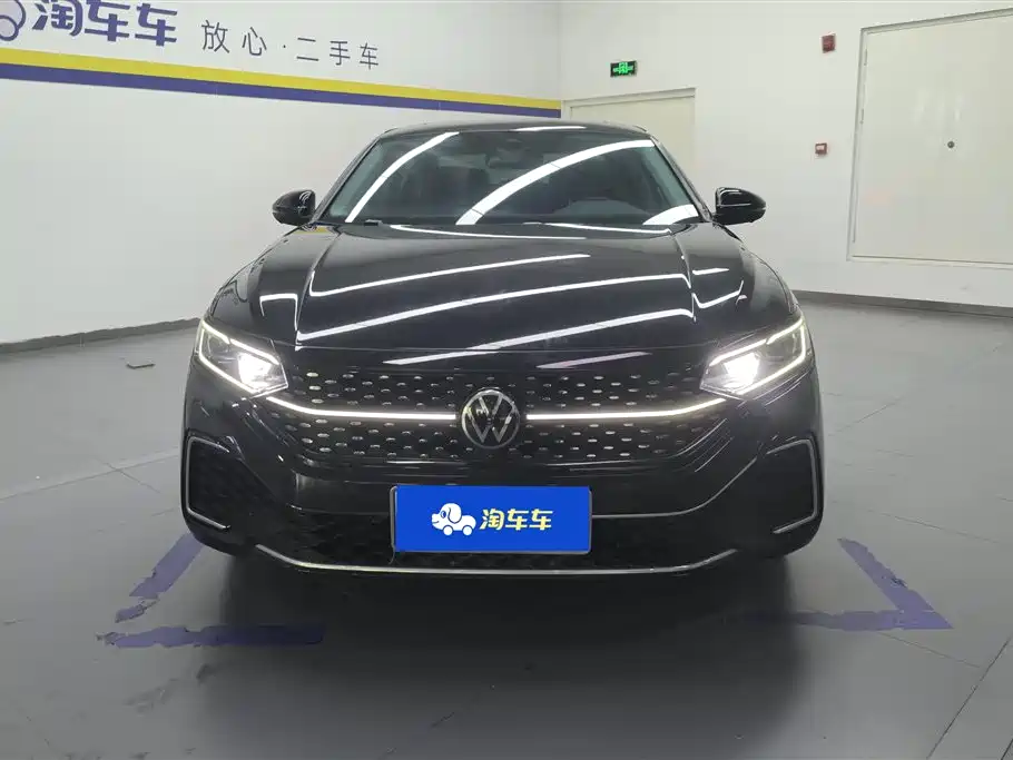 Volkswagen Passat 2024 380TSI Starlight Luxury Edition фото 2