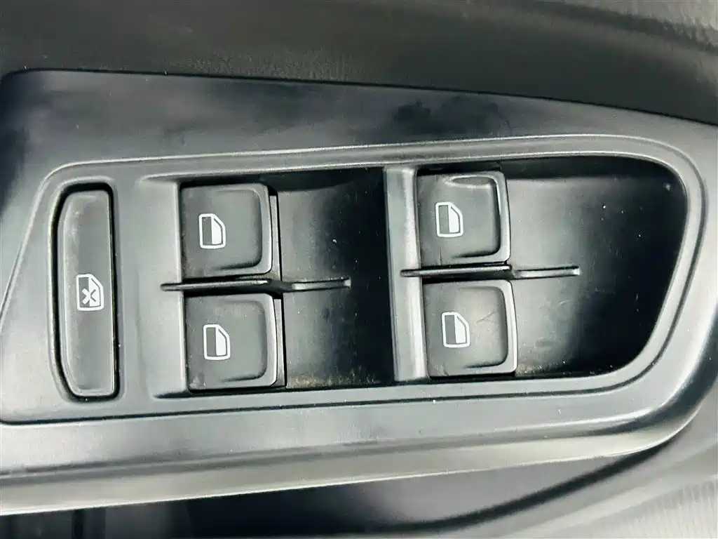 Volkswagen Lamando 2015 280TSI DSG Comfort фото 18