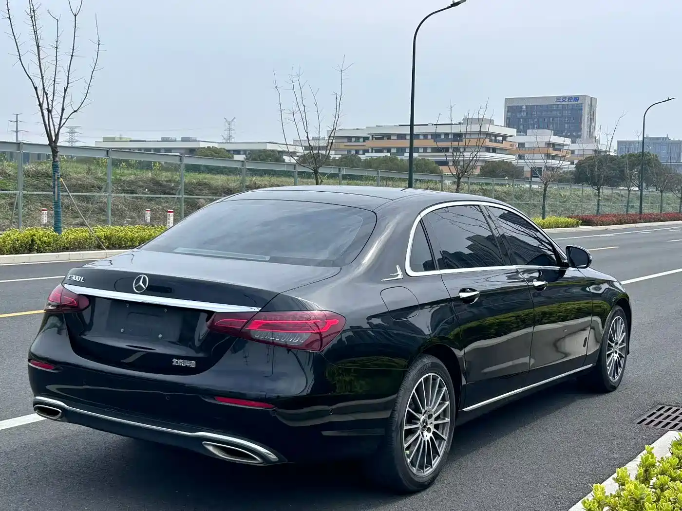 Mercedes-Benz E-Class 2022 E 260 L фото 9