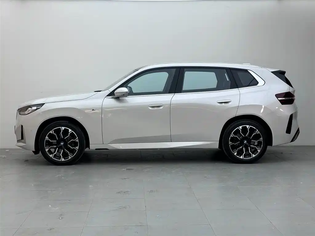 BMW X3 2025 xDrive30L Leading M Sport Package фото 3