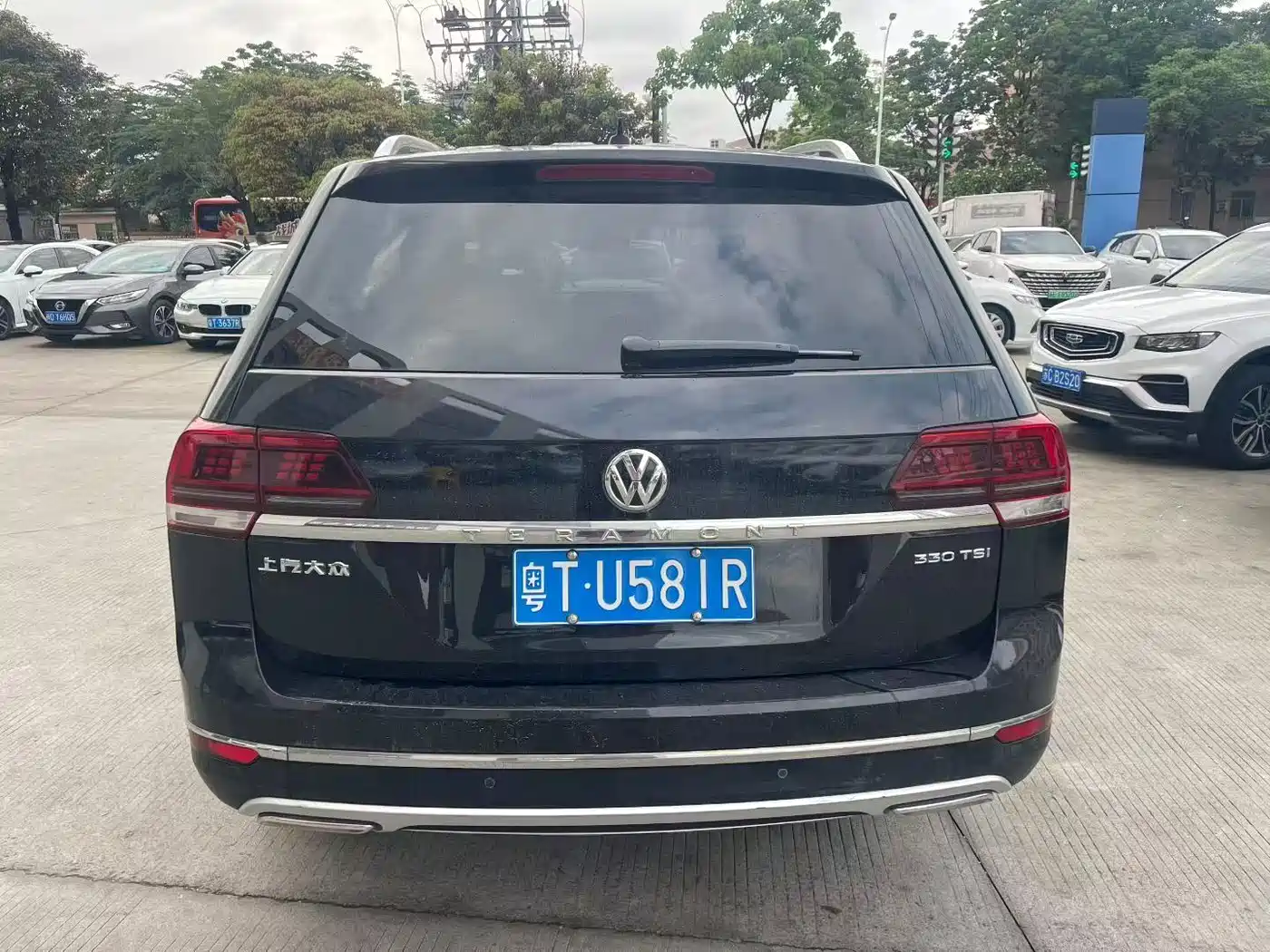 Volkswagen Teramont 2019 330TSI 2WD Luxury China VI фото 4