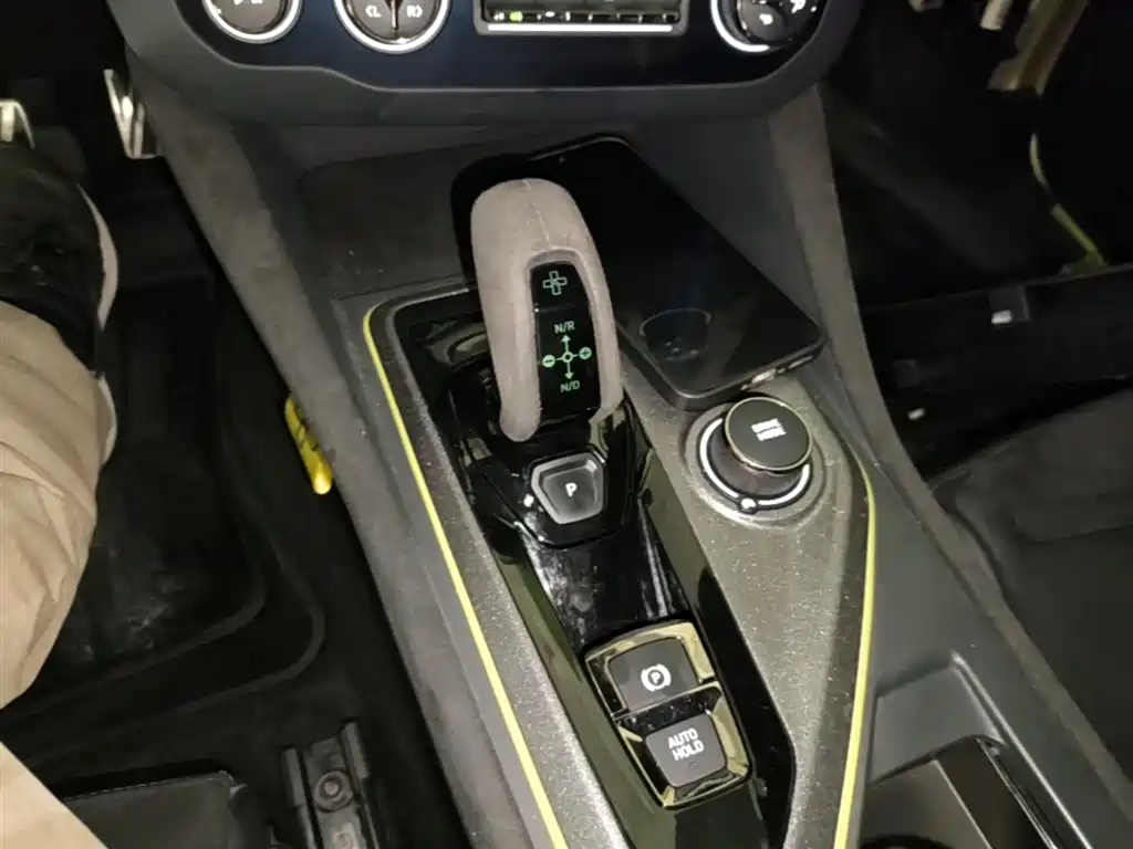 Lynk & Co 03 2022 03+ 2.0TD Auto Wind Rider Edition фото 14