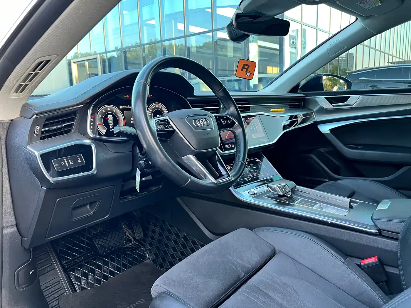 Audi A7 2023 Model 45 TFSI Premium Selection Edition фото 6