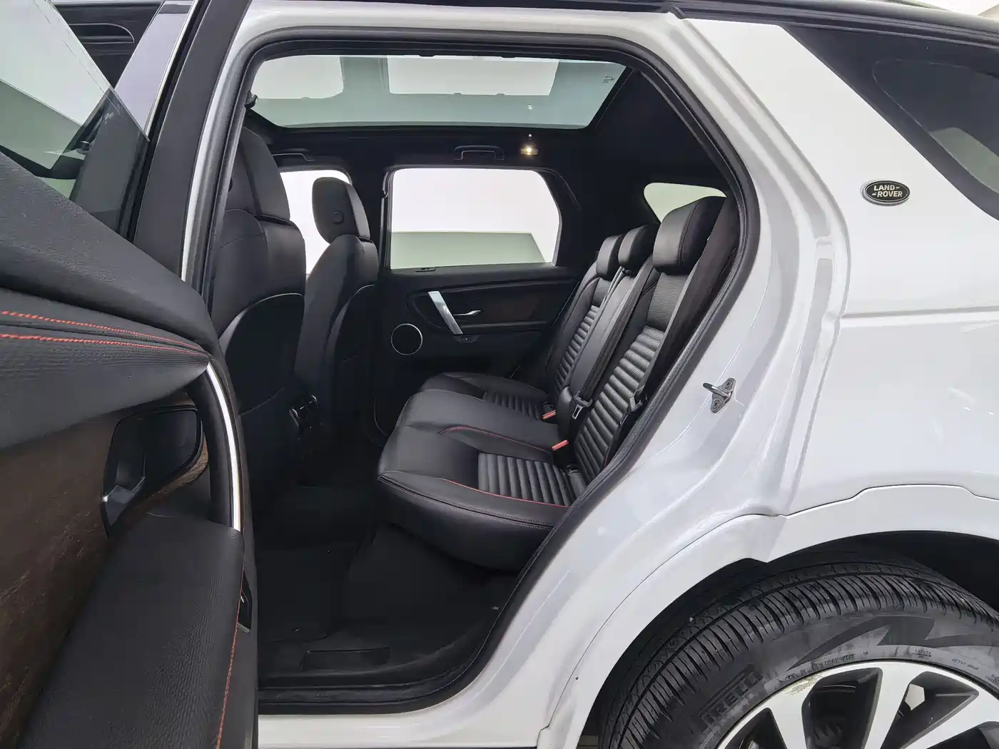 LAND ROVER DISCOVER SPORTS