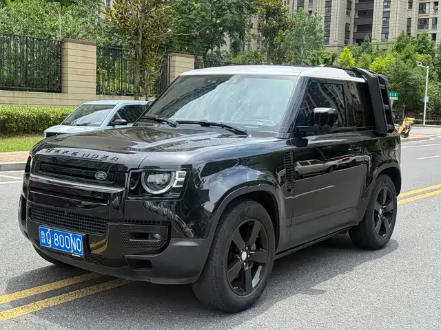 Land Rover Defender 2021