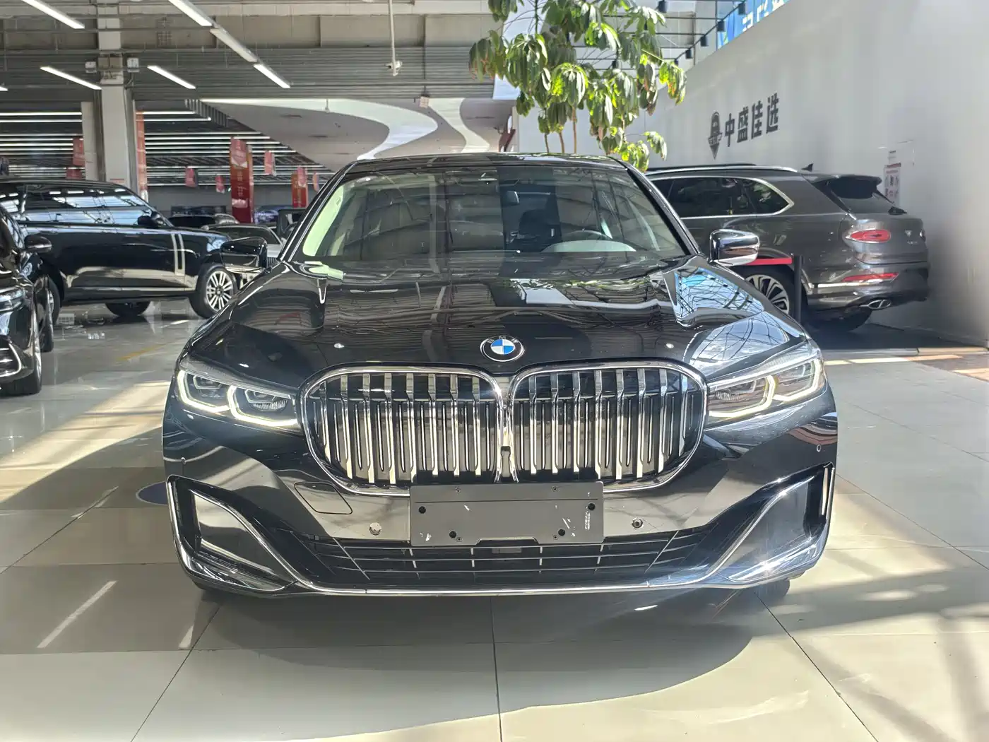 BMW 7 Series 2021 Model 730Li Luxury Package фото 2