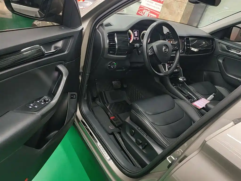 Škoda Kodiaq 2018 Facelift TSI330 7-seat 2WD Premium Luxury Edition фото 16