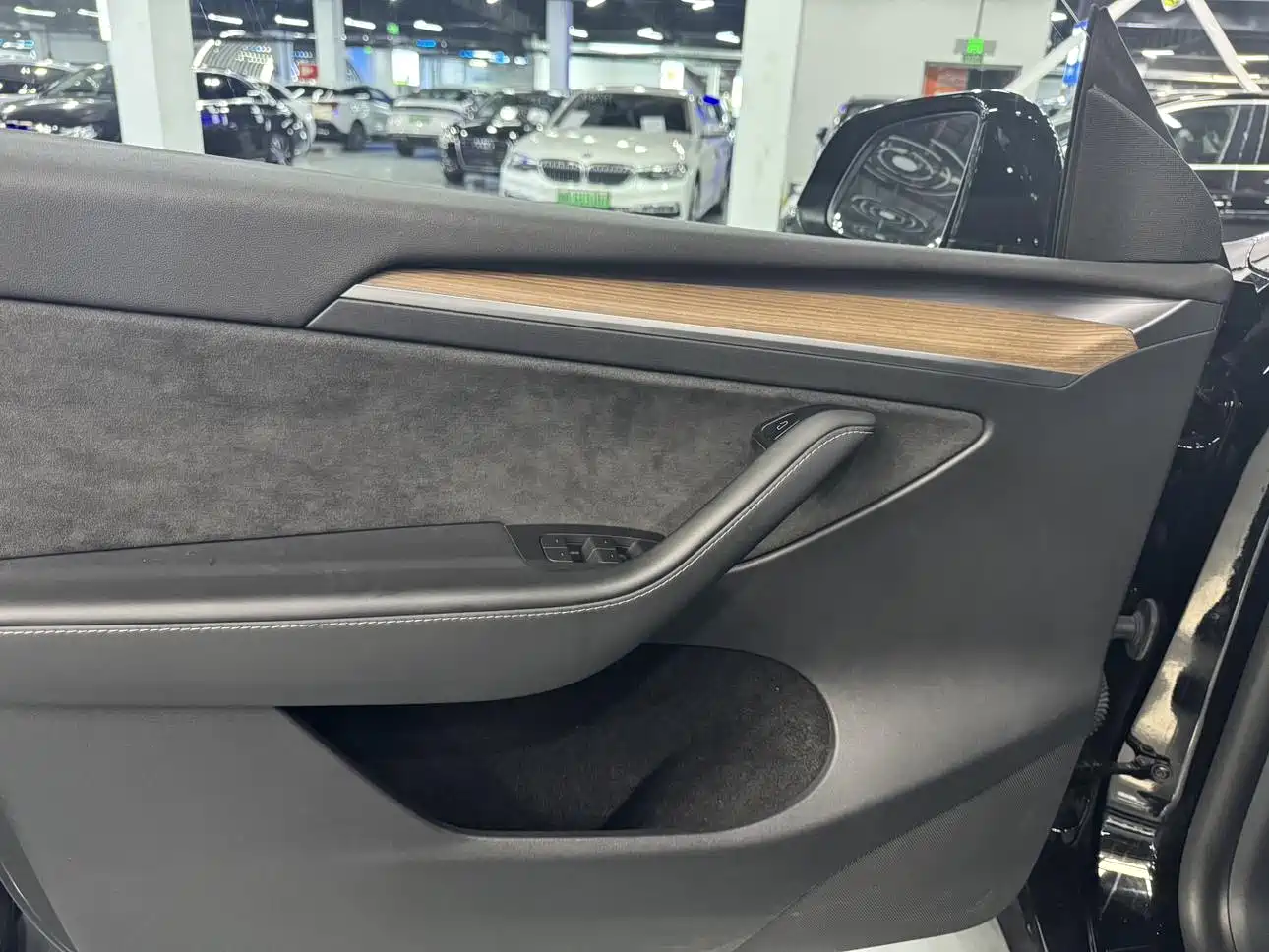 Photo 8 - Tesla Model Y
