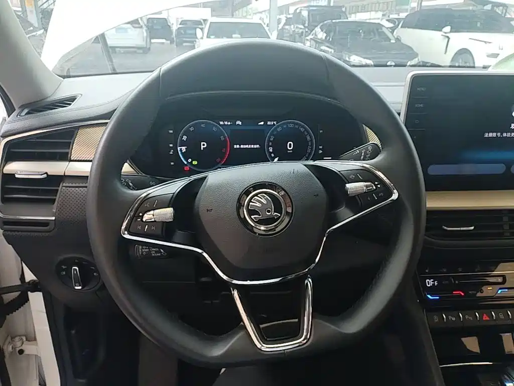 Škoda Kodiaq 2023 2022 Facelift TSI330 7-seat FWD Luxury Edition