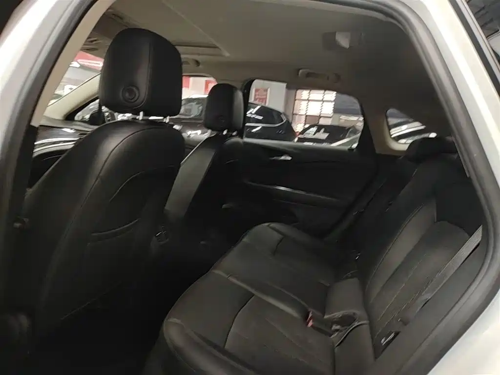 Buick Verano 2018 Sedan 20T Dual Clutch Leading фото 17
