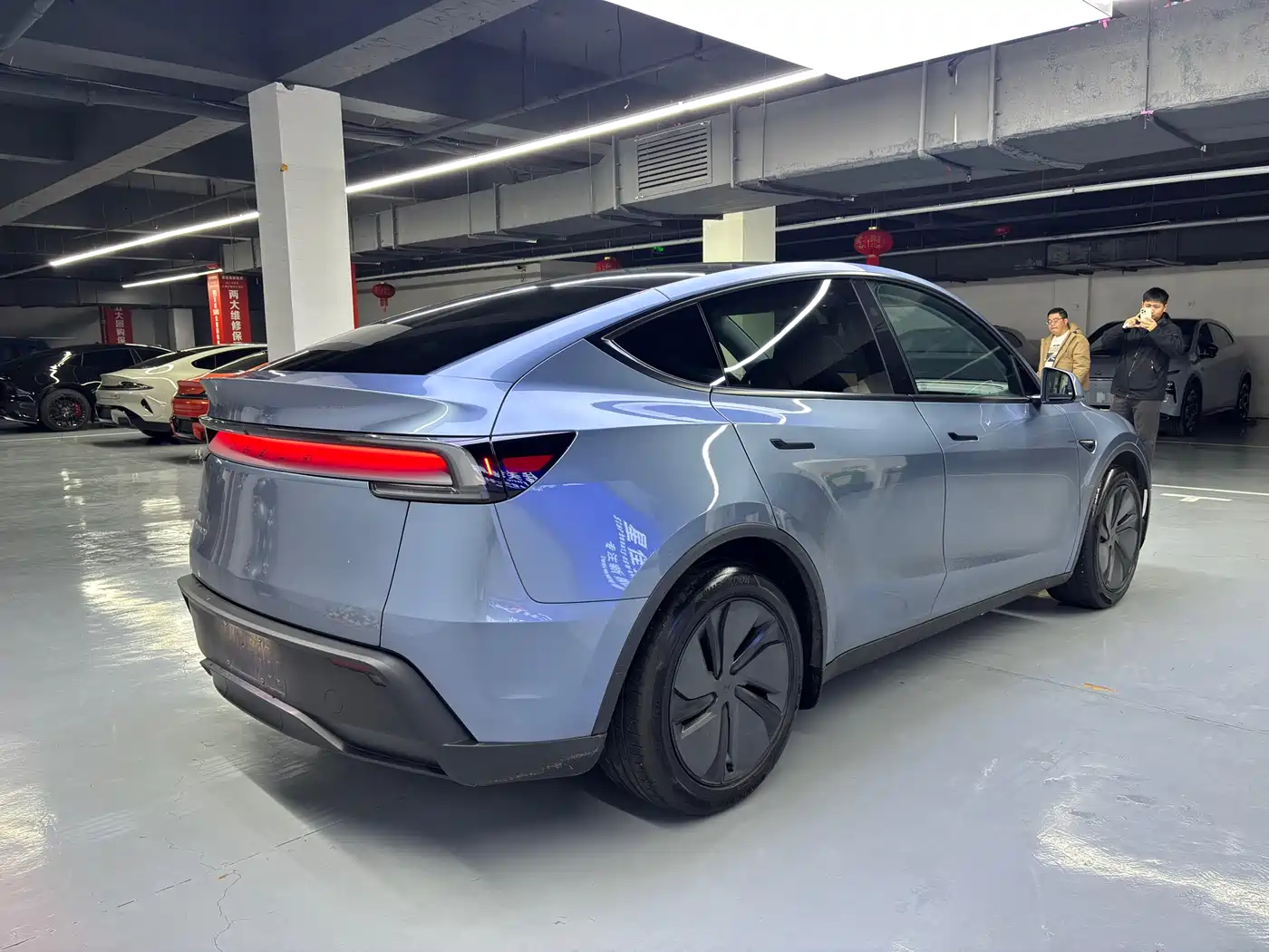 TESLA MODEL Y