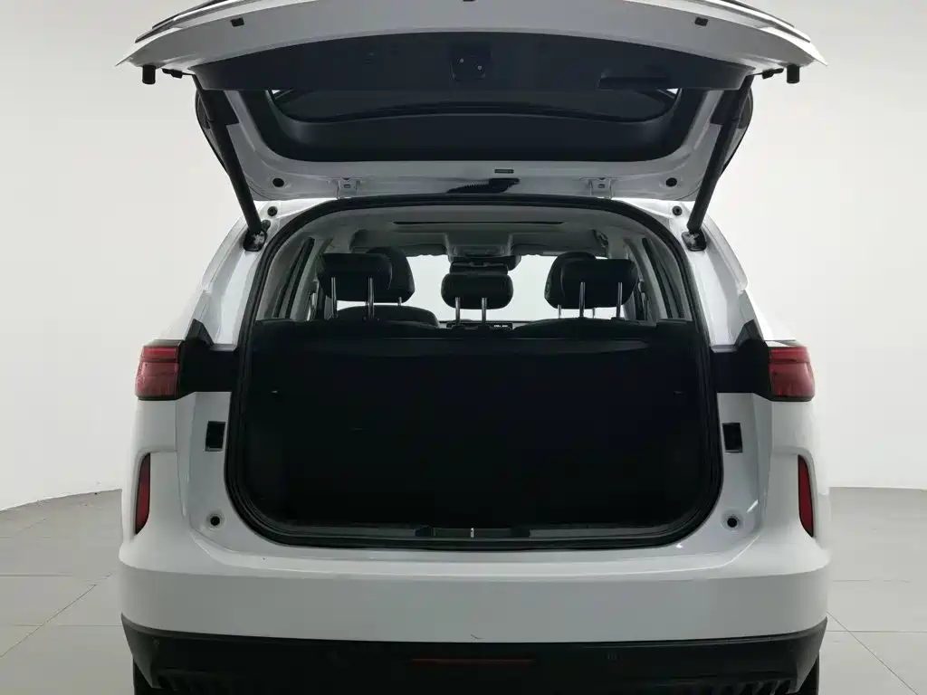 Photo 16 - Haval H6