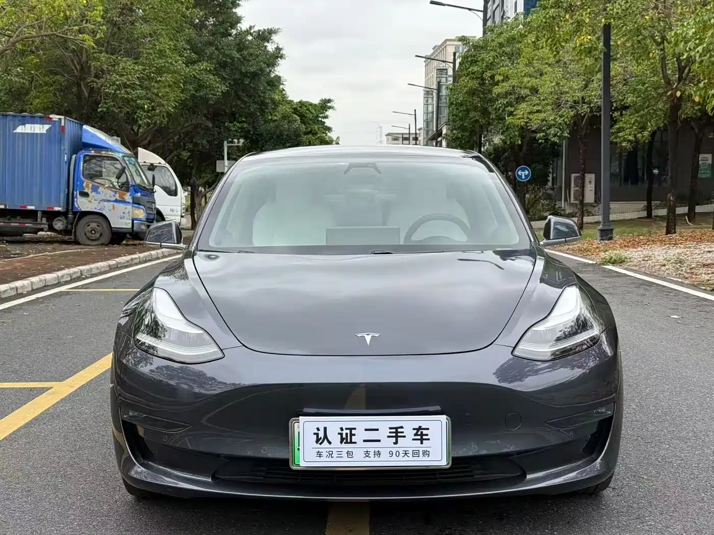 TESLA MODEL 3