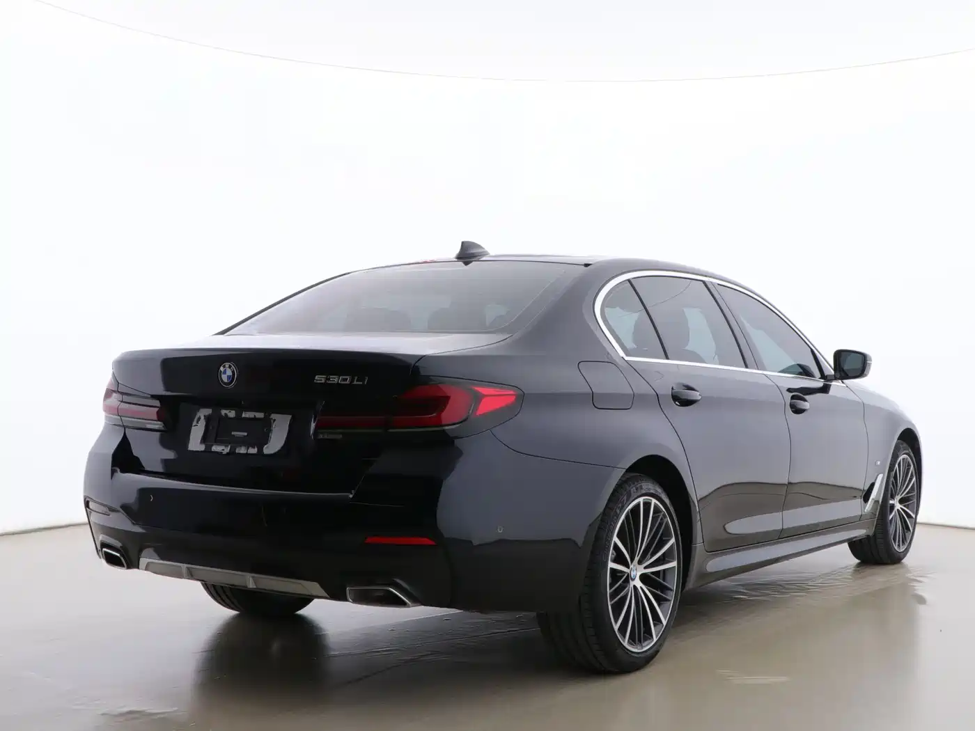 BMW 5 Series 2023 530Li Leading M Sport Package фото 6
