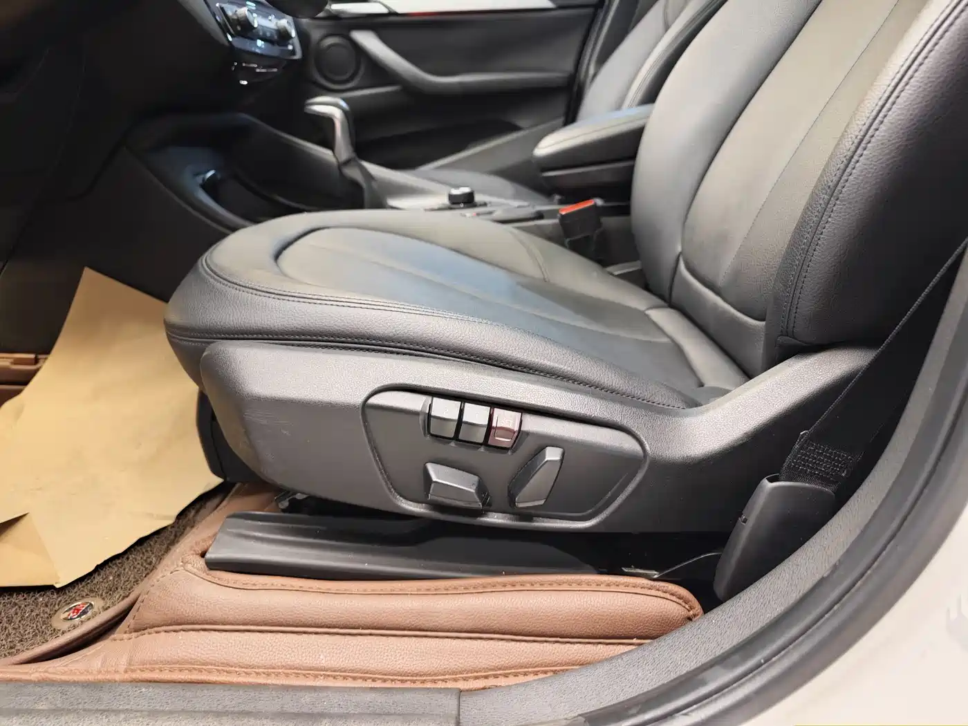 BMW X1 2016 sDrive18Li Premium Model фото 10
