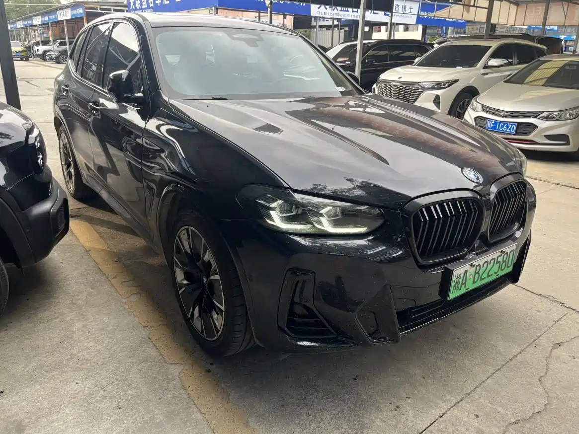 BMW IX3