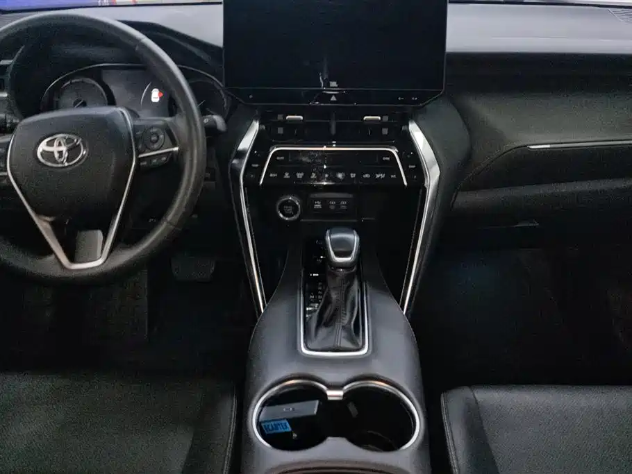 Toyota Venza 2022 2.0L CVT 2WD Premium фото 13