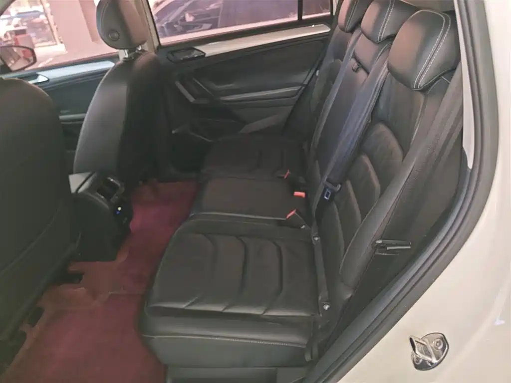 Volkswagen Tiguan L 2018 330TSI Automatic 2WD Luxury Edition фото 17