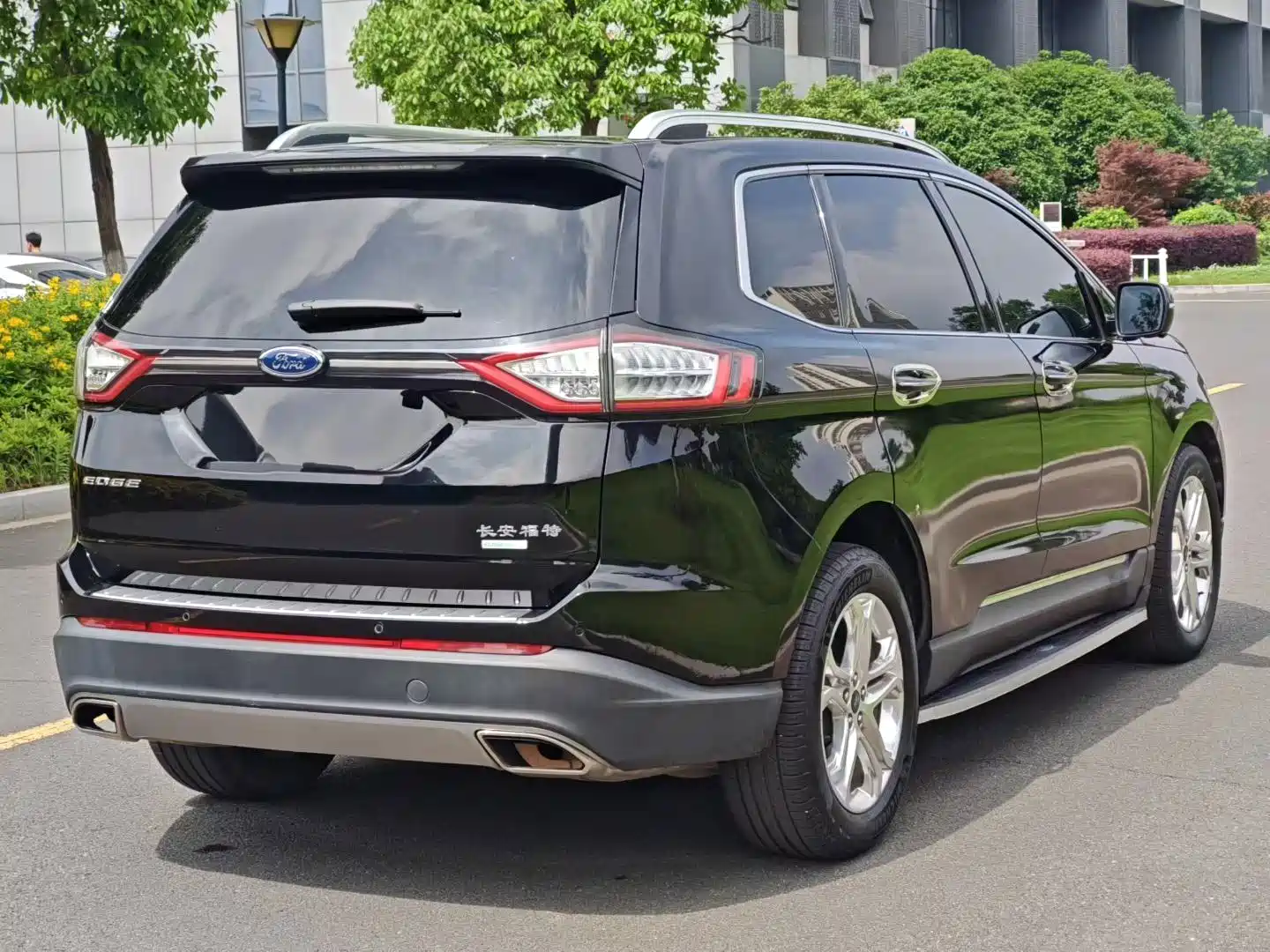 Фото 8 - Ford Edge