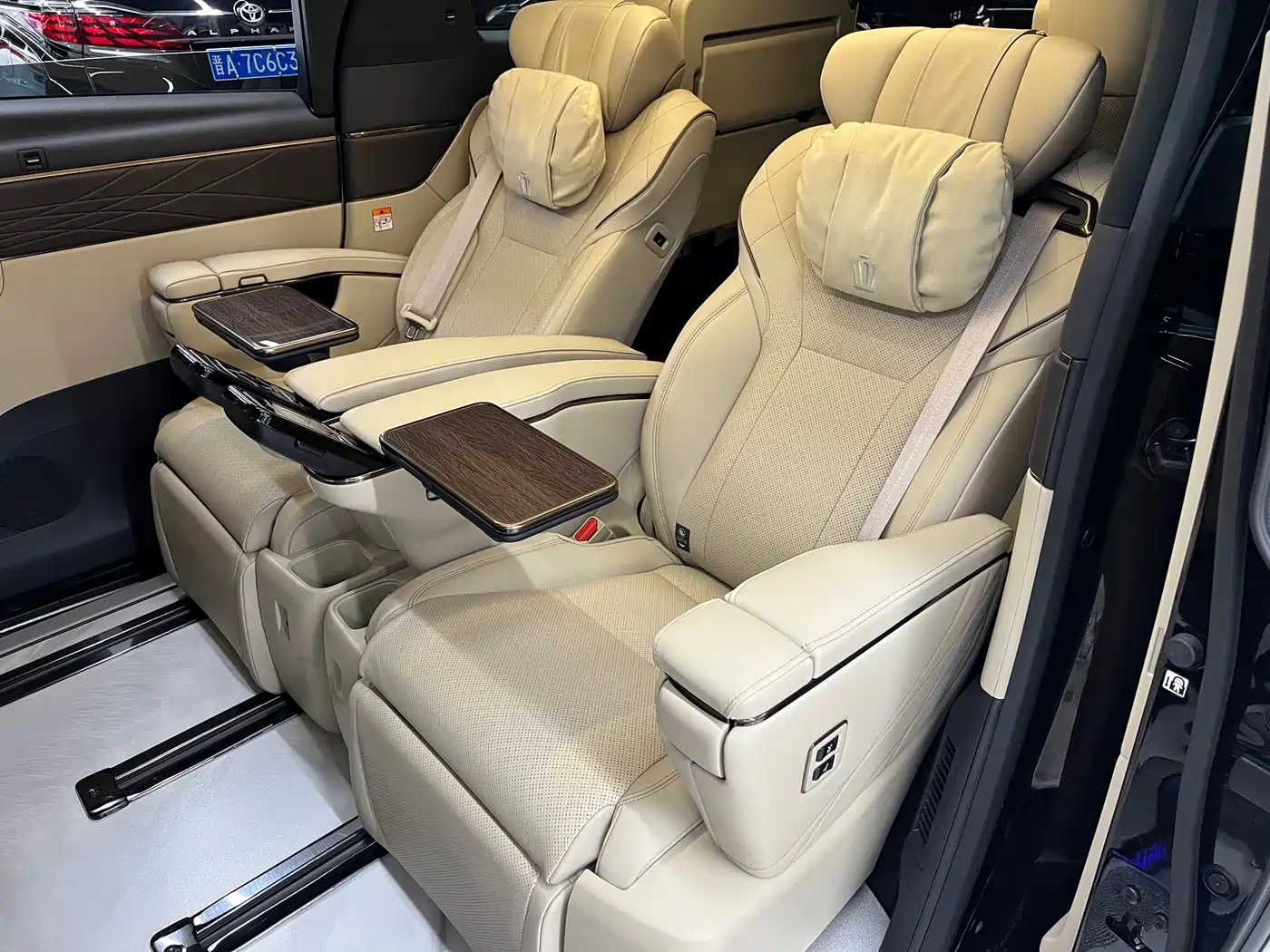Toyota Vellfire 2024 Crown Hybrid 2.5L Executive Premium Edition фото 12