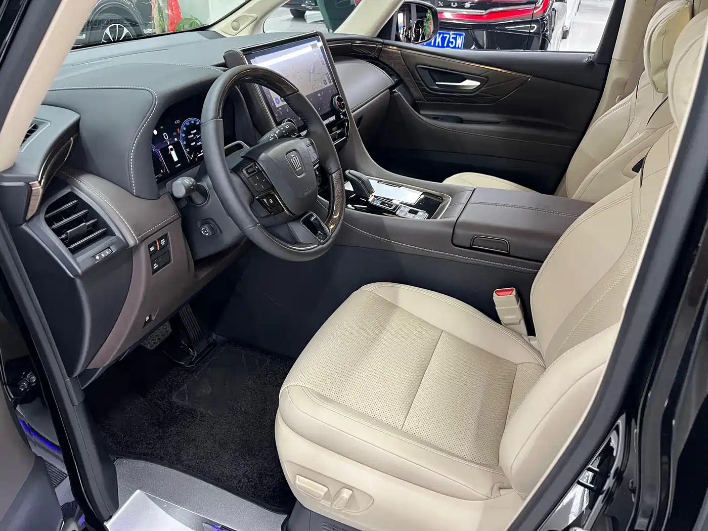 Toyota Vellfire 2024 Crown Hybrid 2.5L Executive Premium Edition фото 21