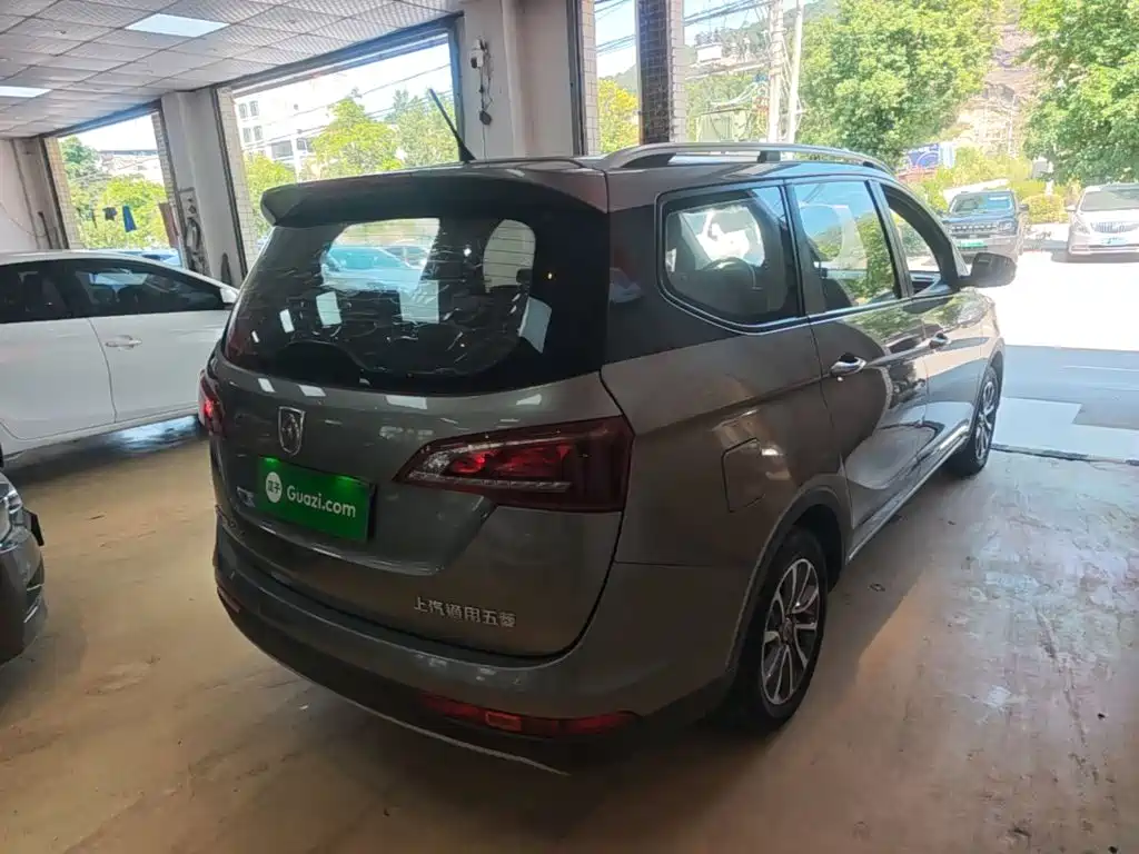 Baojun 730 2020 2019 1.5T CVT Fashion Edition 7-Seater China VI
