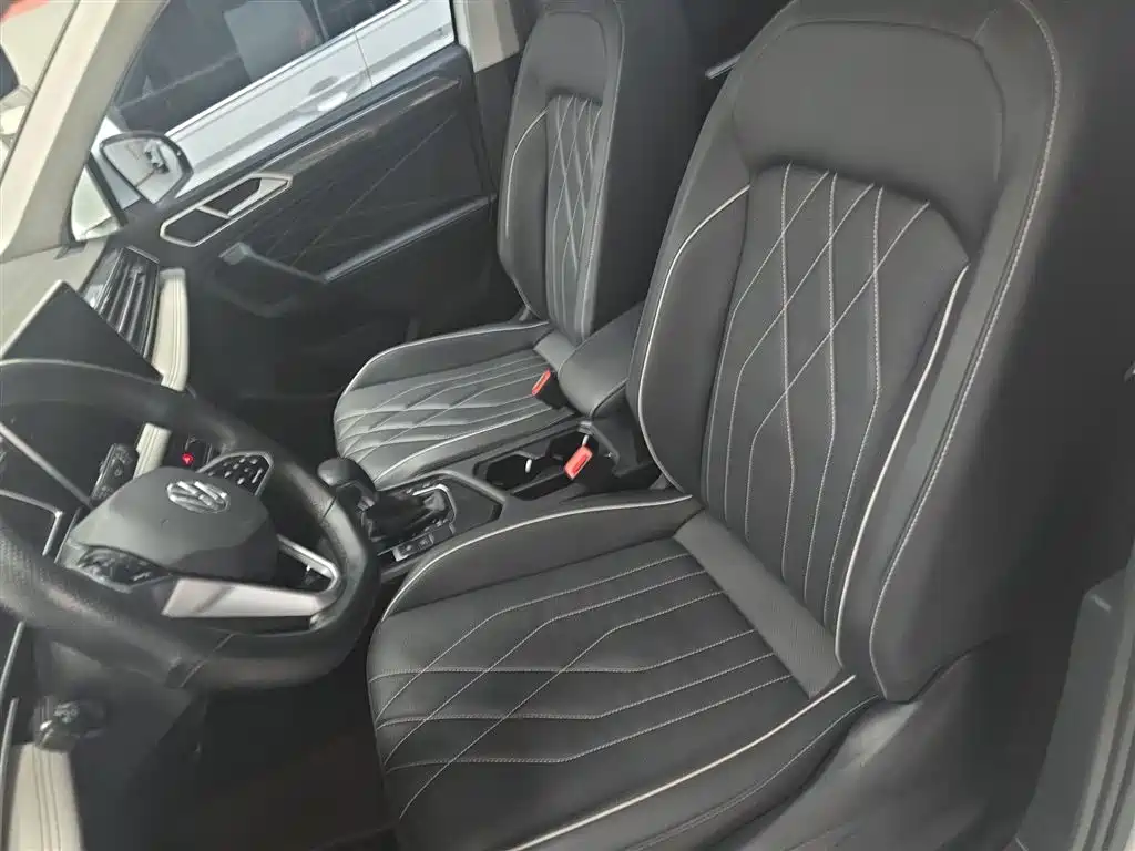 Volkswagen Tiguan L 2023 330TSI Auto 2WD R-Line Premium Edition фото 11