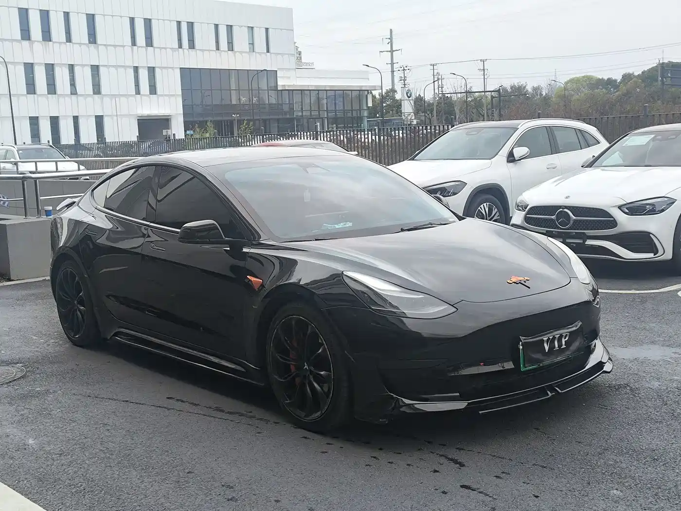 TESLA MODEL 3