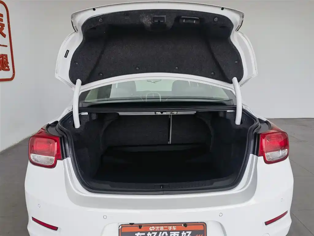Chevrolet Malibu 2013 2.4L Automatic Luxury Edition фото 16