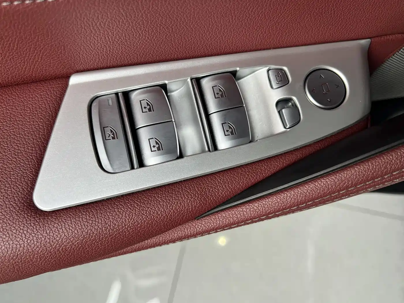 BMW 5 Series 2022 530Li Leading M Sport Package фото 10